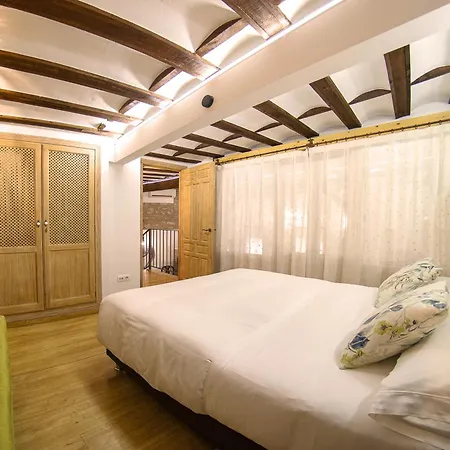 Casa De La Mezquita Y Casa De Carretas Meninascollection * Toledo